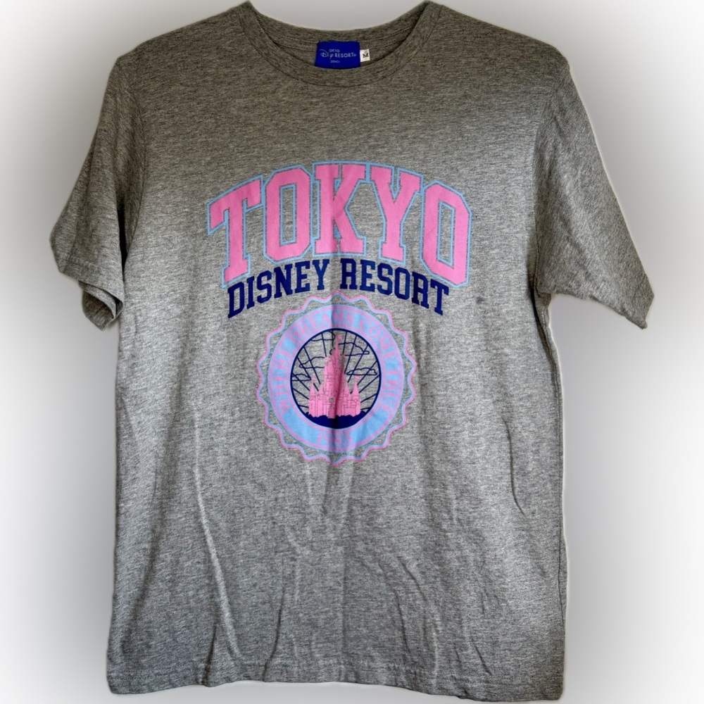 Tokyo Disney Resort College Style T-Shirt Size Medium